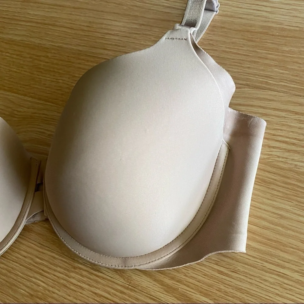 Warner’s Beige Wired Wide Band Bra 38C